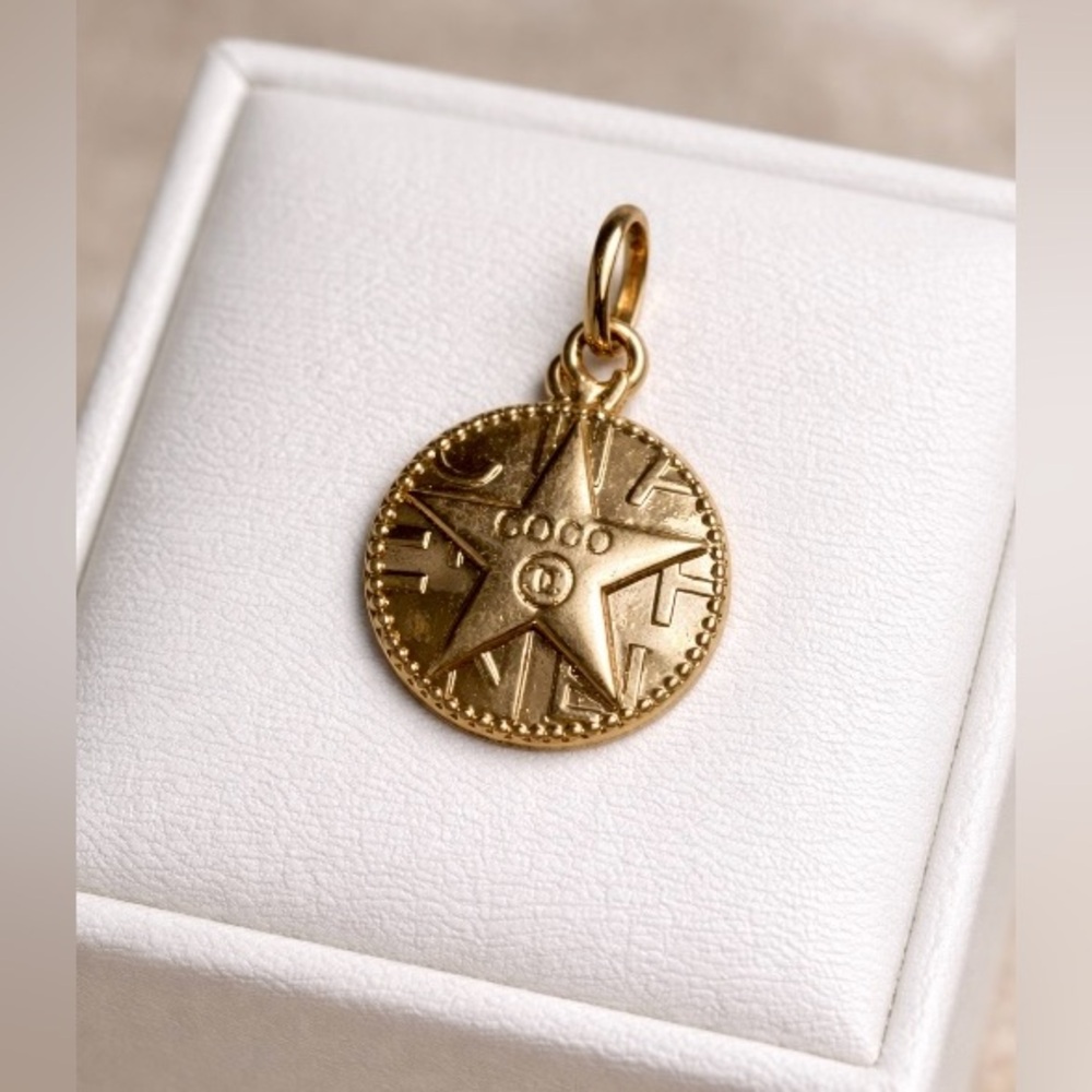 Luxury Coco Chanel stamped Gold Star Pendant Charm/ zipper pull